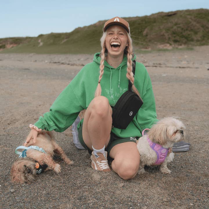 Bailey and Coco – wholesale Pet treat bag – Dog – Magnetic Snap Dog Walking Bum Bag - Black11