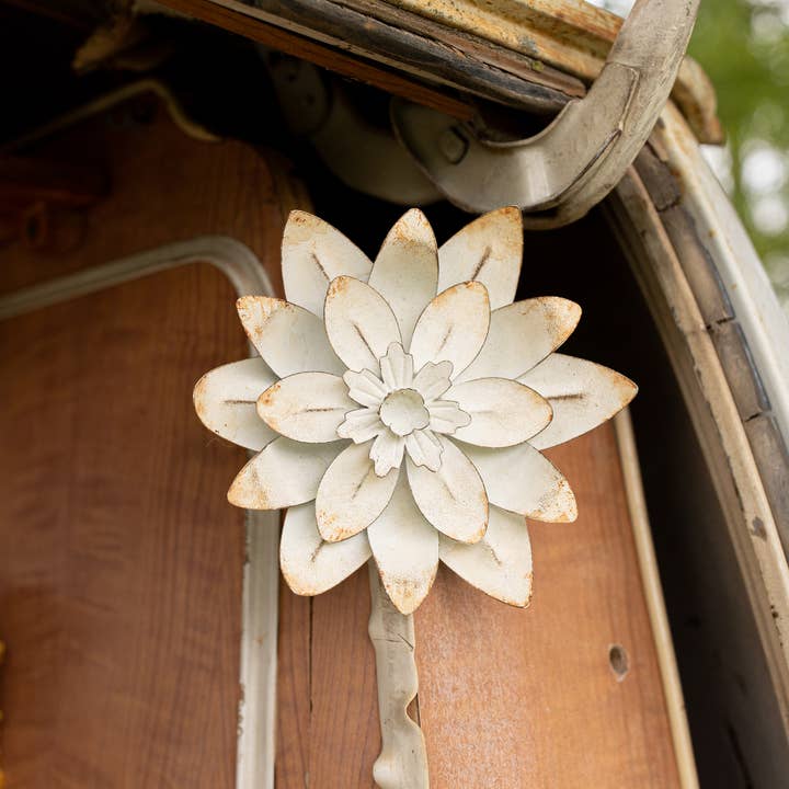 Foreside Home & Garden - Wholesale Wall Accent - Abeline Antique Finish Flower Wall Decor White Metal
