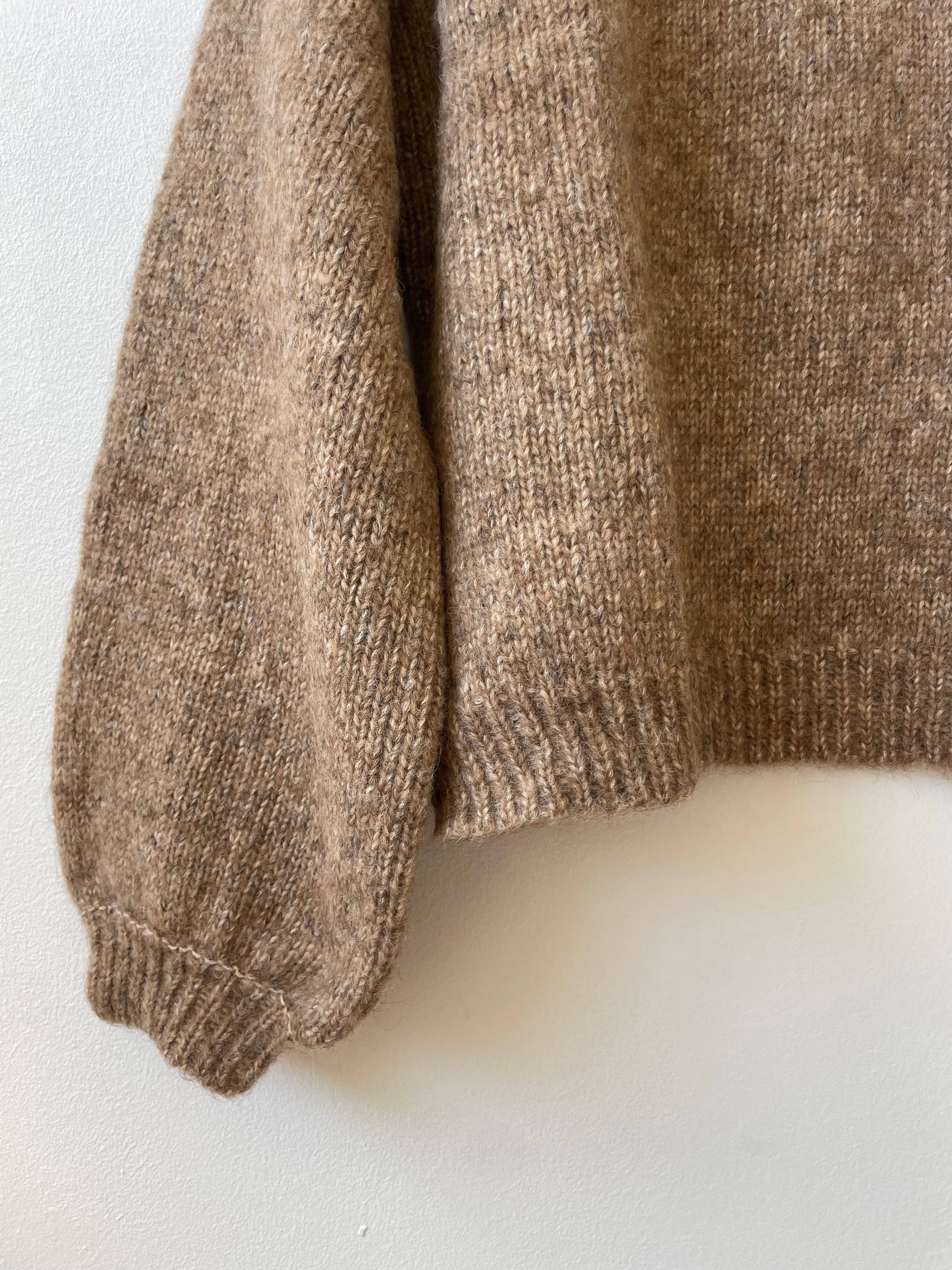 Happy French Gang - Vente Pull en maille – femme - Pull Félix camel en alpaga non teint filé à la main5