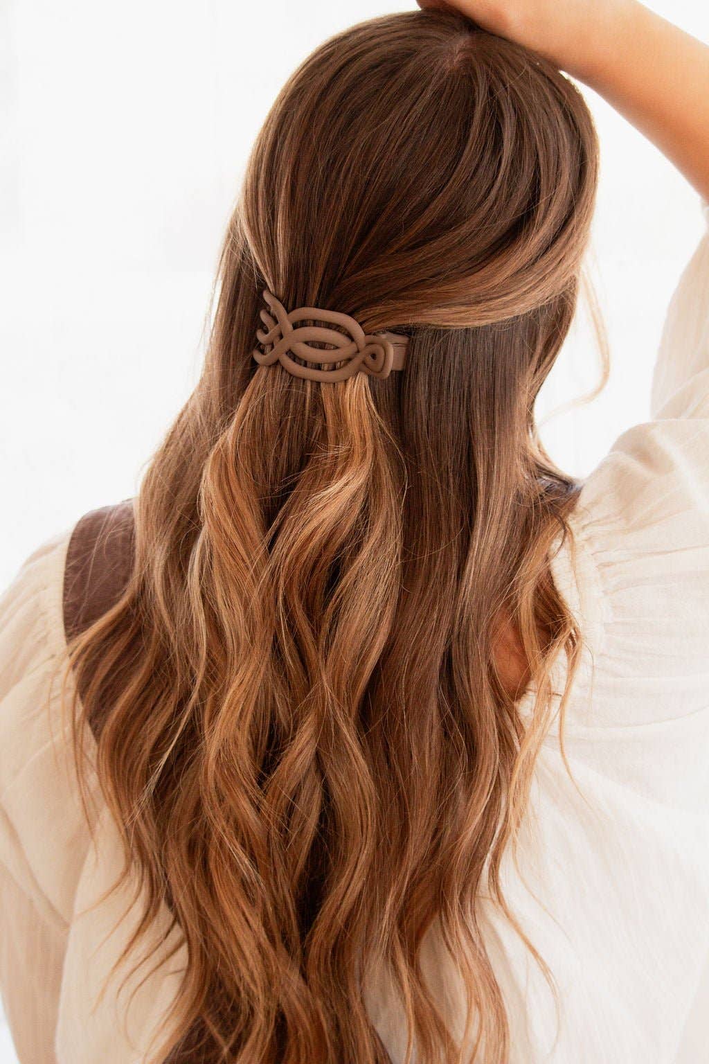 Shop Andi - Wholesale Hair Clip - Women's - Overlapping Flat Claw Clip9