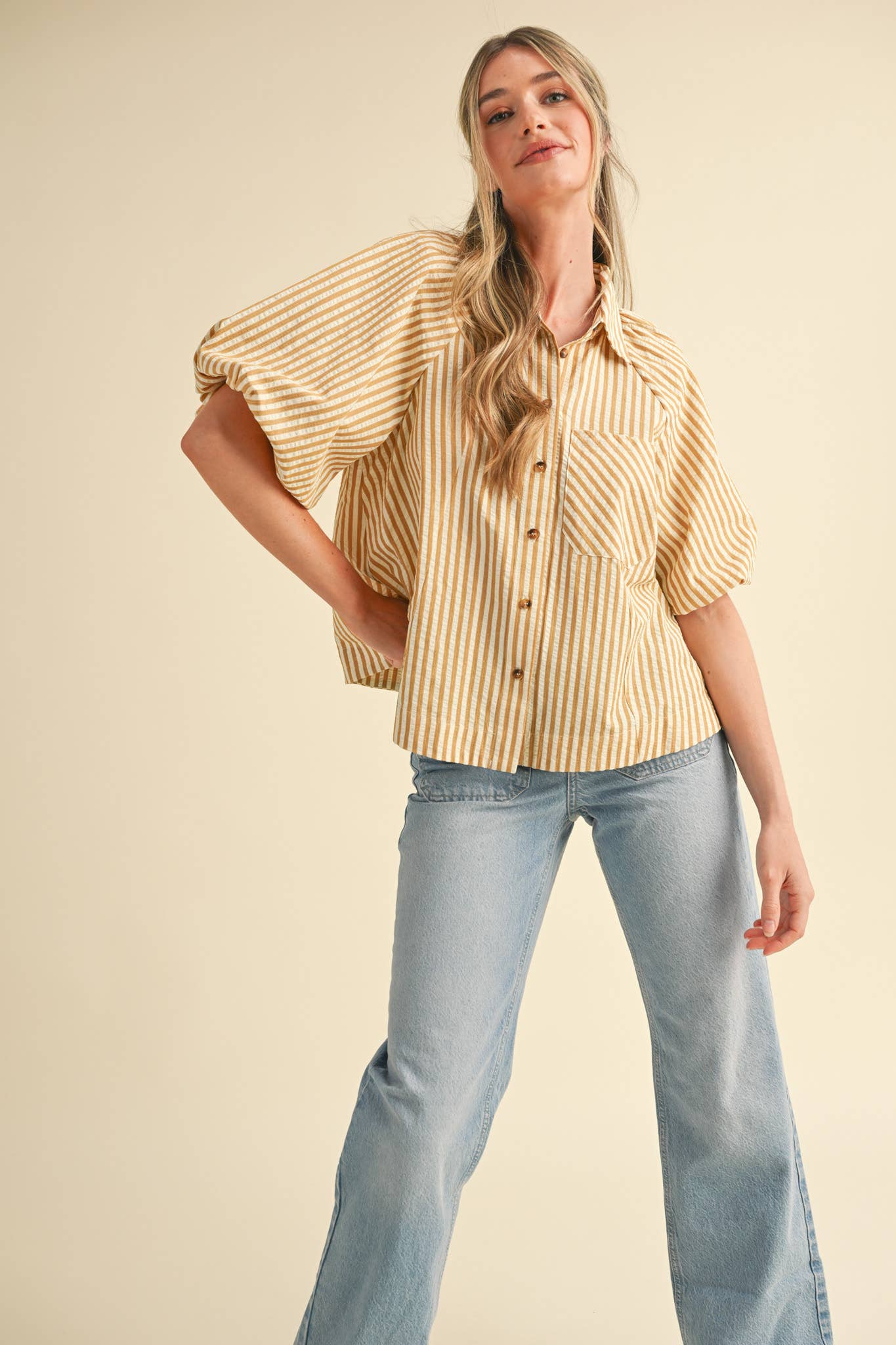 &MERCI – Engroshandel Skjorte med buttondown – til kvinder – STRIBET BOBLEÆRME KNAPNED TOP MTP332928