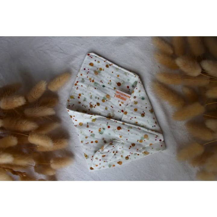mango.bananen – Babete com bolsa - Bebé por atacado – Babete de musselina de algodão orgânico costurado à mão