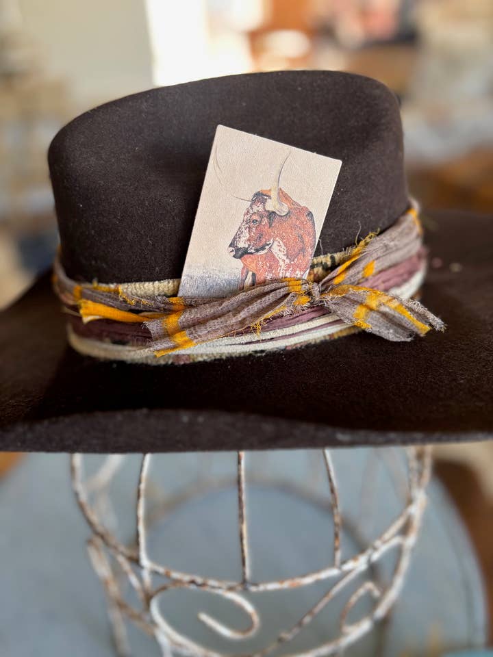 Leather Hat Card - Rojo for wholesale by DOLLY ESTELLE