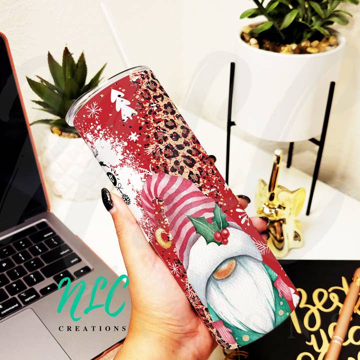 Joy To The World Weihnachts-Gnome Tumbler für den Großhandel von NLC Creations