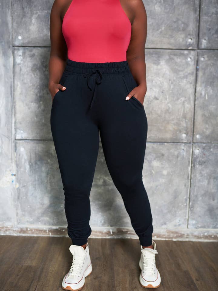 Essential Drawstring Joggers W. Pockets - Black for wholesale on Faire2