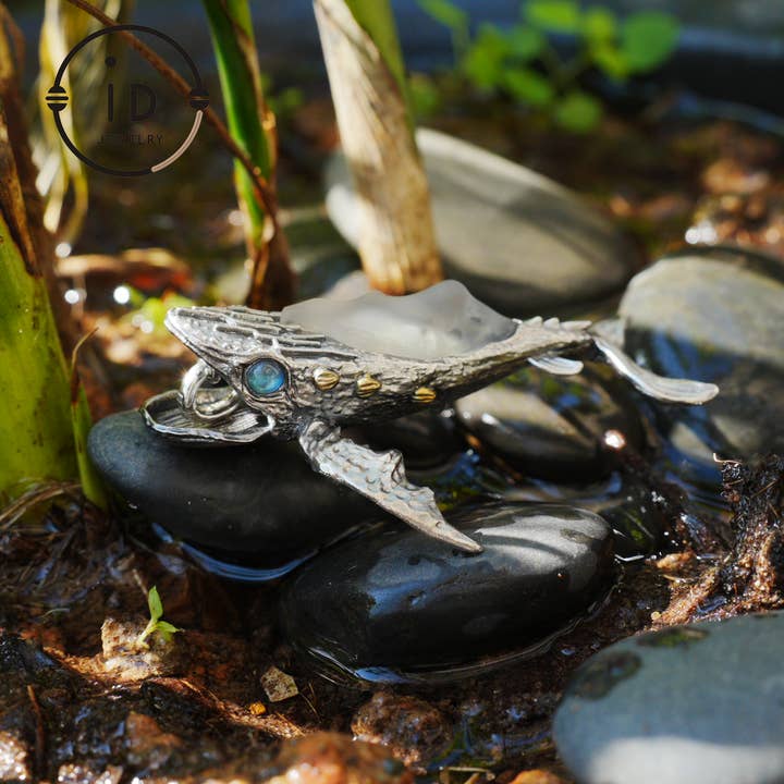 Weißer Kristallwal-Anhänger & Brosche in 925 Silber, Labradorit-Totem-Schmuck im gotischen Stil, Geschenk für Sie zu Weihnachten für den Großhandel von idjewelry