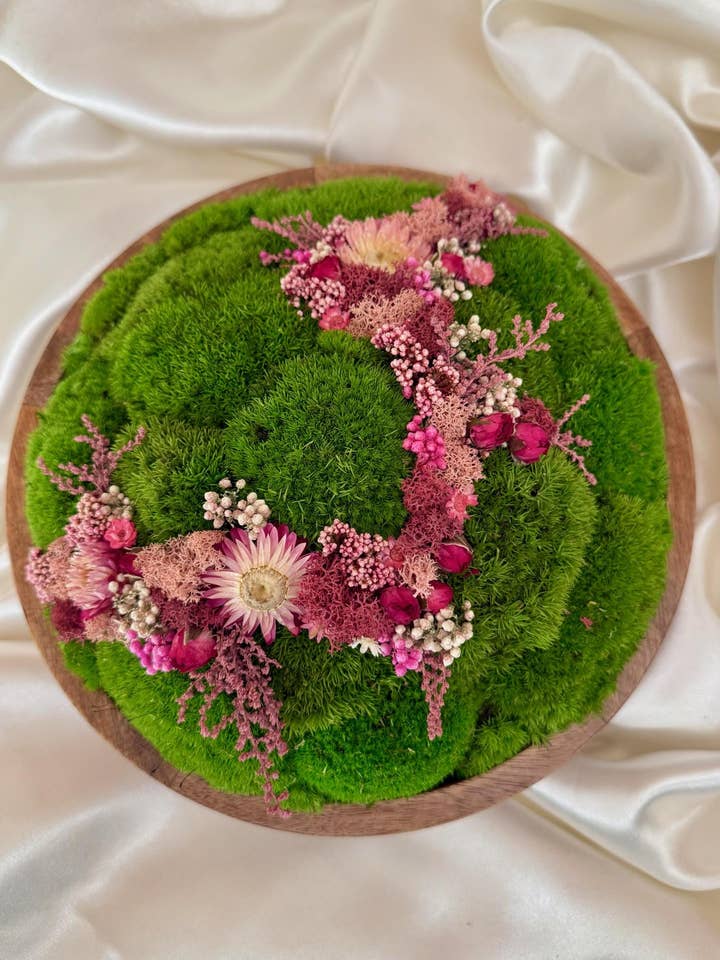 Moss Circle Centrepiece: Wood Bowl with Moss for wholesale by Bright Belle