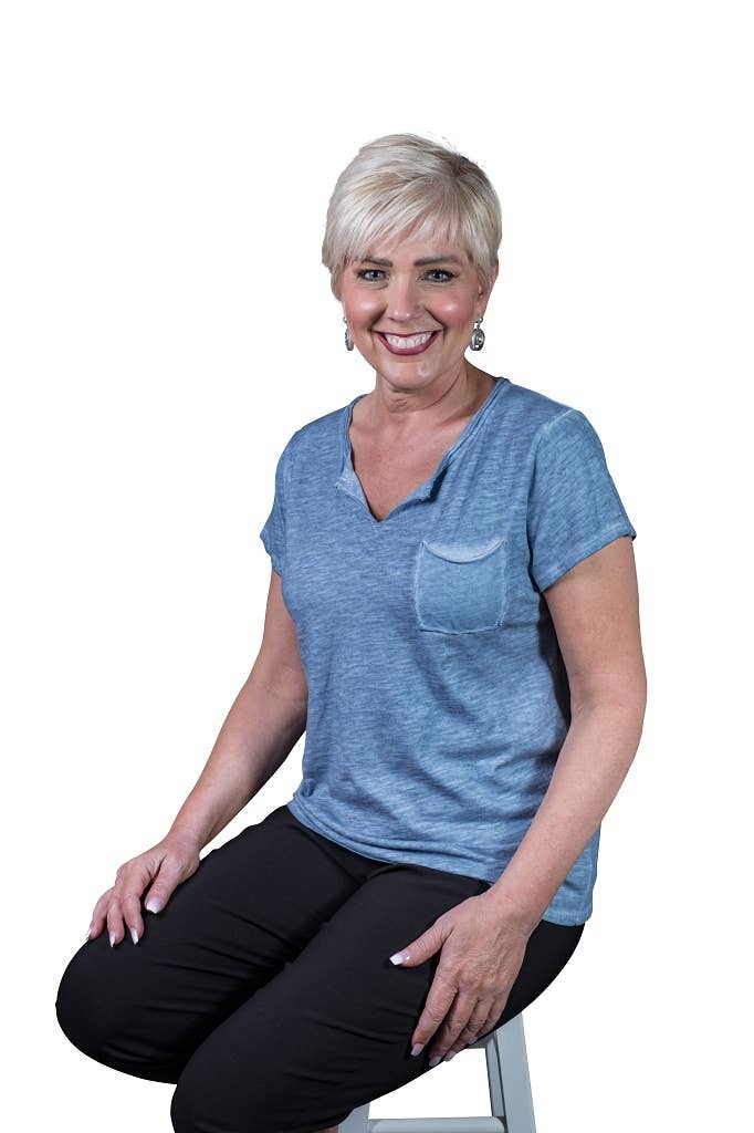 TINA Stephens Italy/Tees By Tina - Wholesale T-Shirt - Women's - Florence V-Neck Frocket Tee (BSS165)2