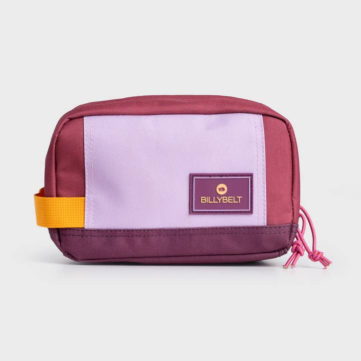 Trousse de toilette en polyester recyclé - Violet bordeaux pour la vente par BILLYBELT