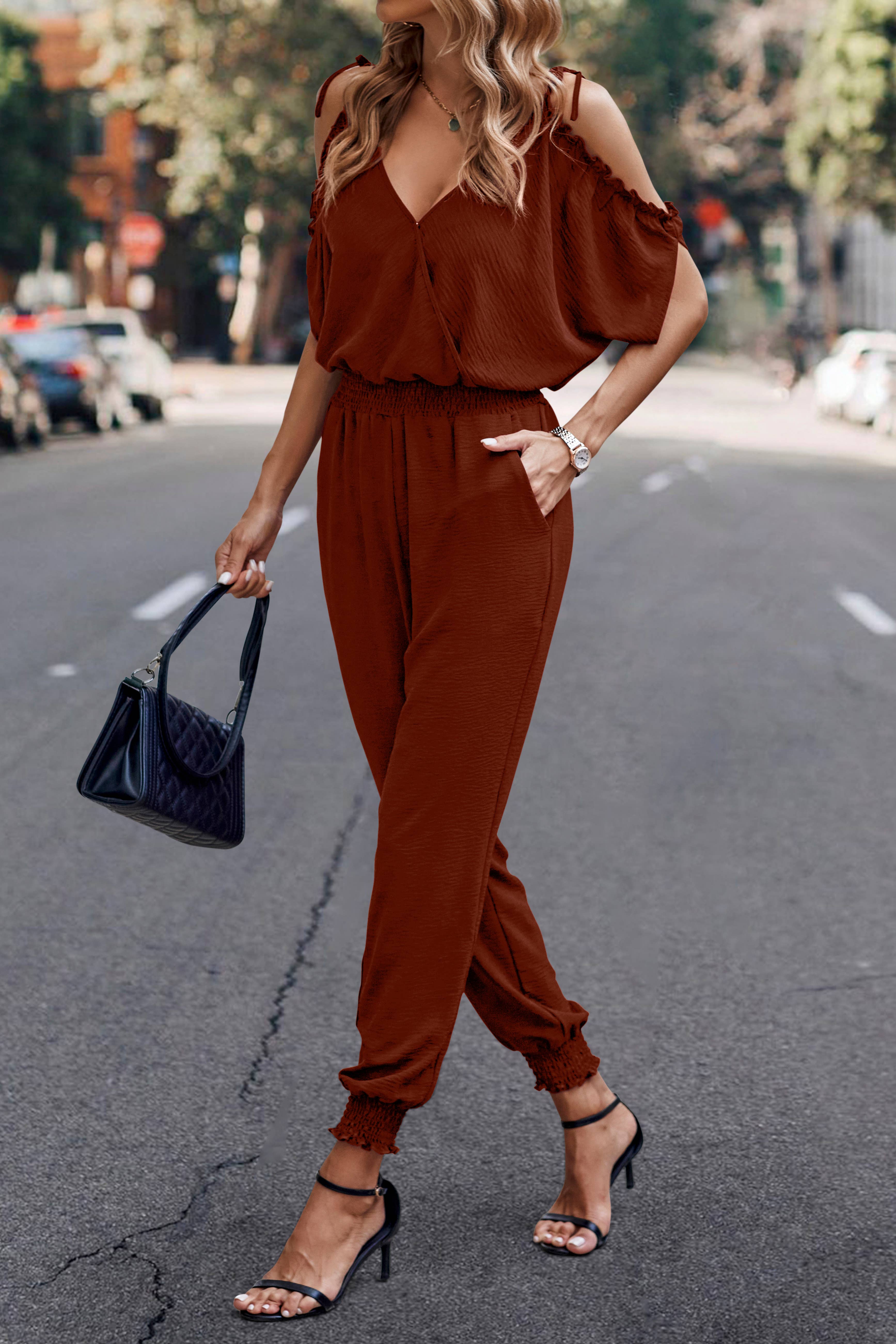 eLook – Großhandel Jumpsuit – Damen – SZ1-J9004 Schulterfreier Wickeloverall mit gesmokter Schulterpartie29