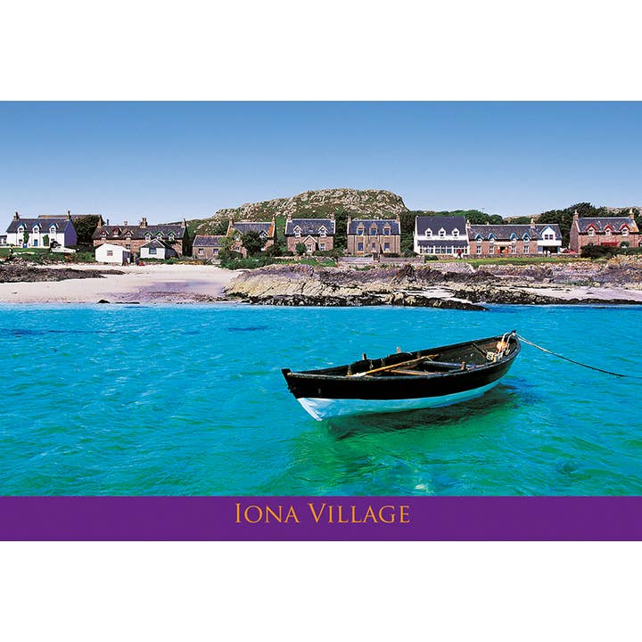 Mittelgroße Postkarte Iona Village für den Großhandel von Island Blue Publishing