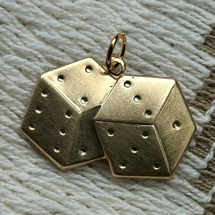 Vintage Lycka Till Mässing Tärningsberlock Halsband/Armband för wholesale av The Brass Era