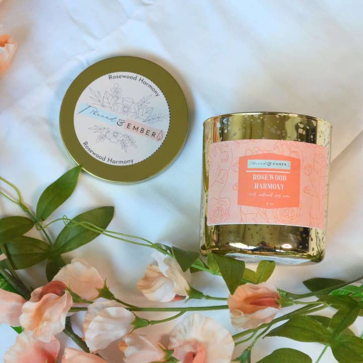 Rosewood Harmony | Handgemachte Kerze | Sojawachs für den Großhandel von Thread & Ember