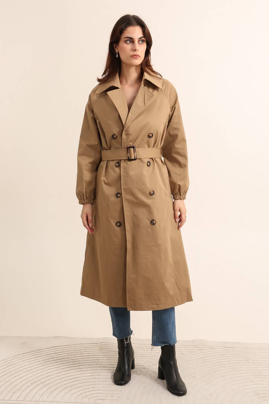 Attrait Paris – Engroshandel Trenchcoat - Dame – Lang trenchcoat med bælte8
