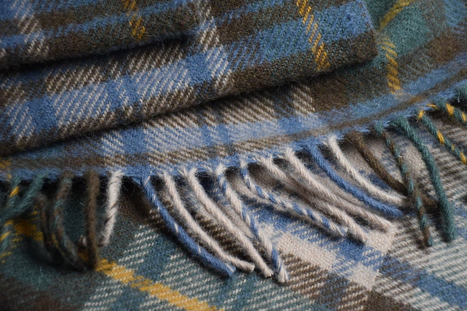 Prince of Scots - Wholesale Throw Blanket - Highland Tweeds Wool Fluffy Throw - Antique Dress Gordon3
