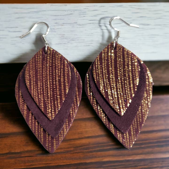 Foglia a goccia bordeaux per un giorno di pioggia per la vendita all'ingrosso da parte di Bushleys Beauties, LLC