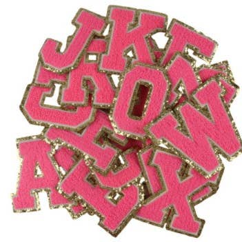 Patch auto-adhésif en forme de lettre rose vif pour la vente par Dilworth Road