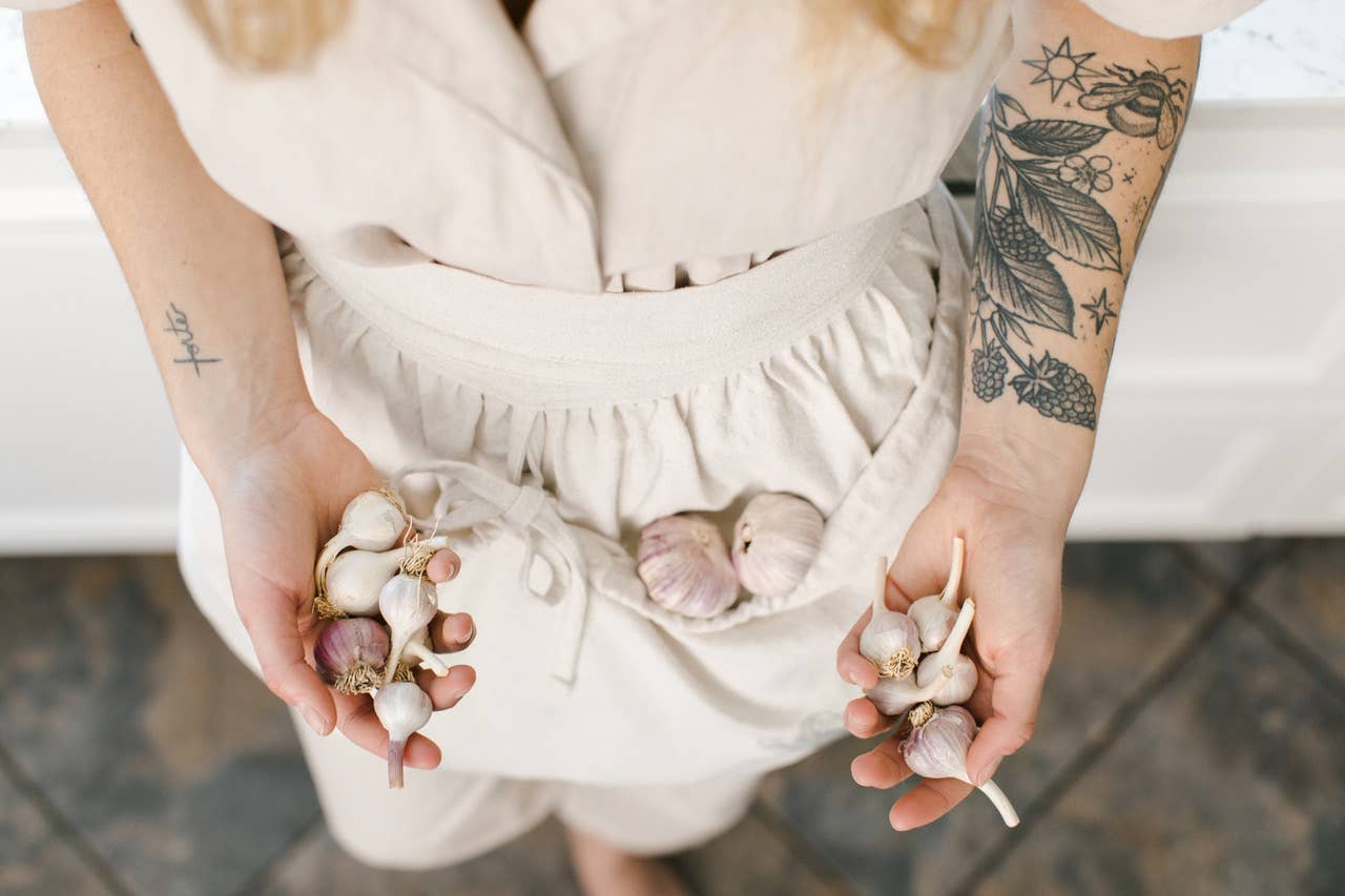 Your Green Kitchen - Wholesale Apron - Harvest Apron/Flower Print1