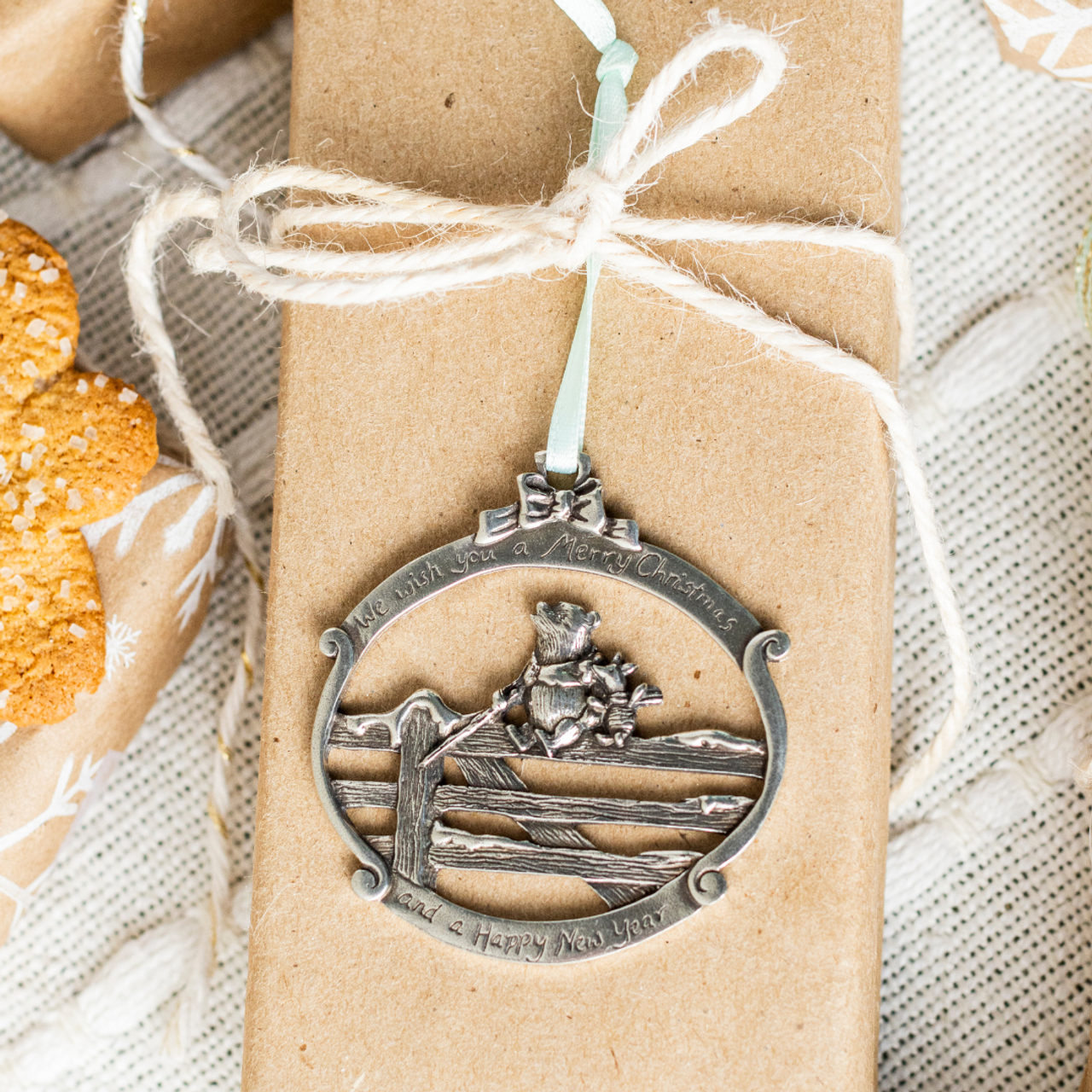 Danforth Pewter - Vente Objets de décoration - Ornement Chantant dans la Neige1