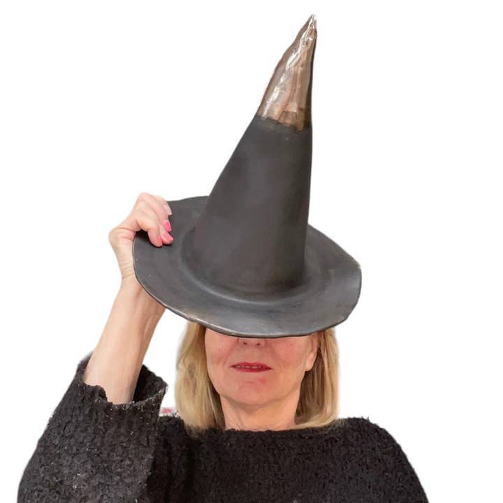 Sombrero de bruja de cerámica artesanal para venta al por mayor de Studio Eljada Van Muijden