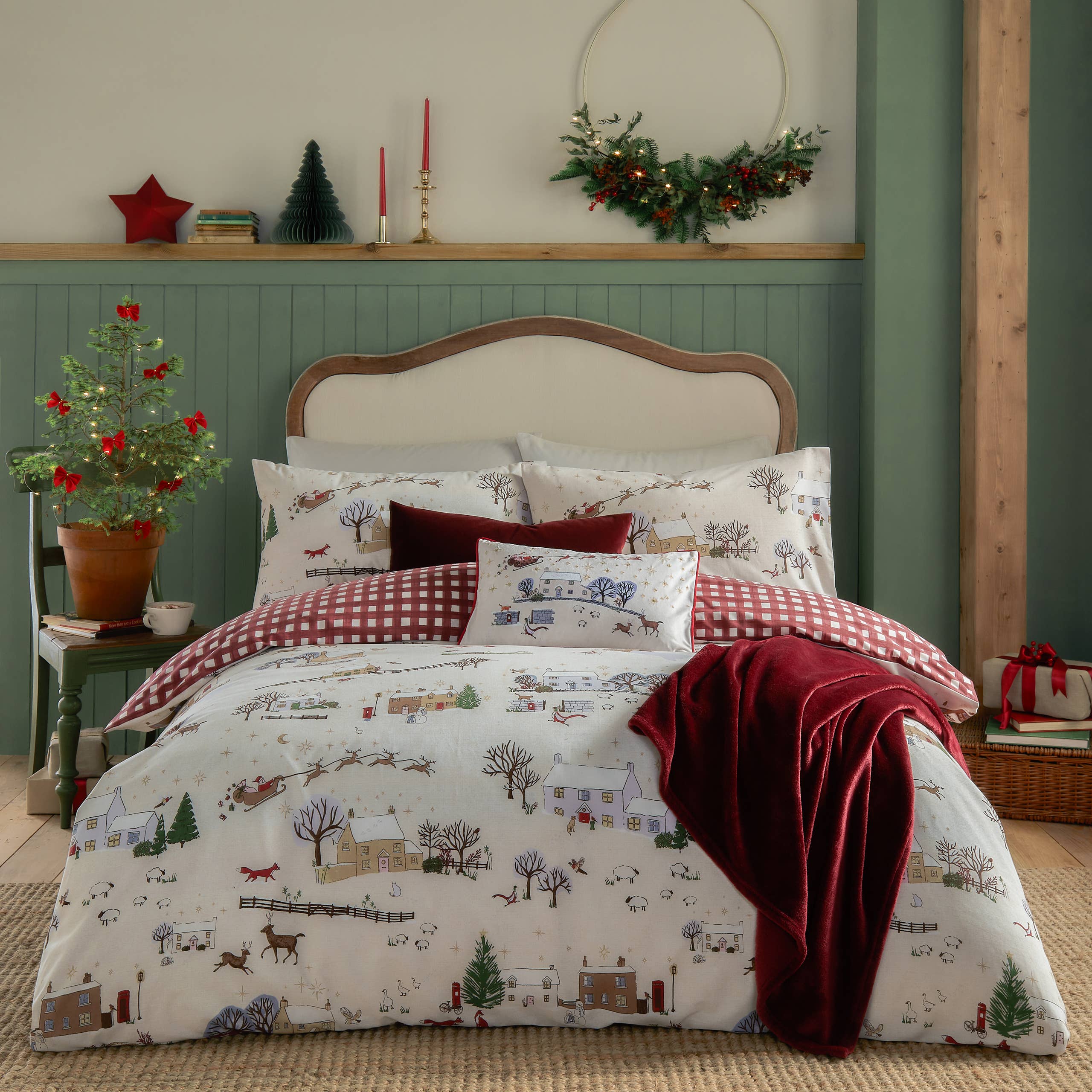 Cream Burgundy Cotswold Christmas Reversible Duvet Cover Set Cream/Burgundy for wholesale on Faire0