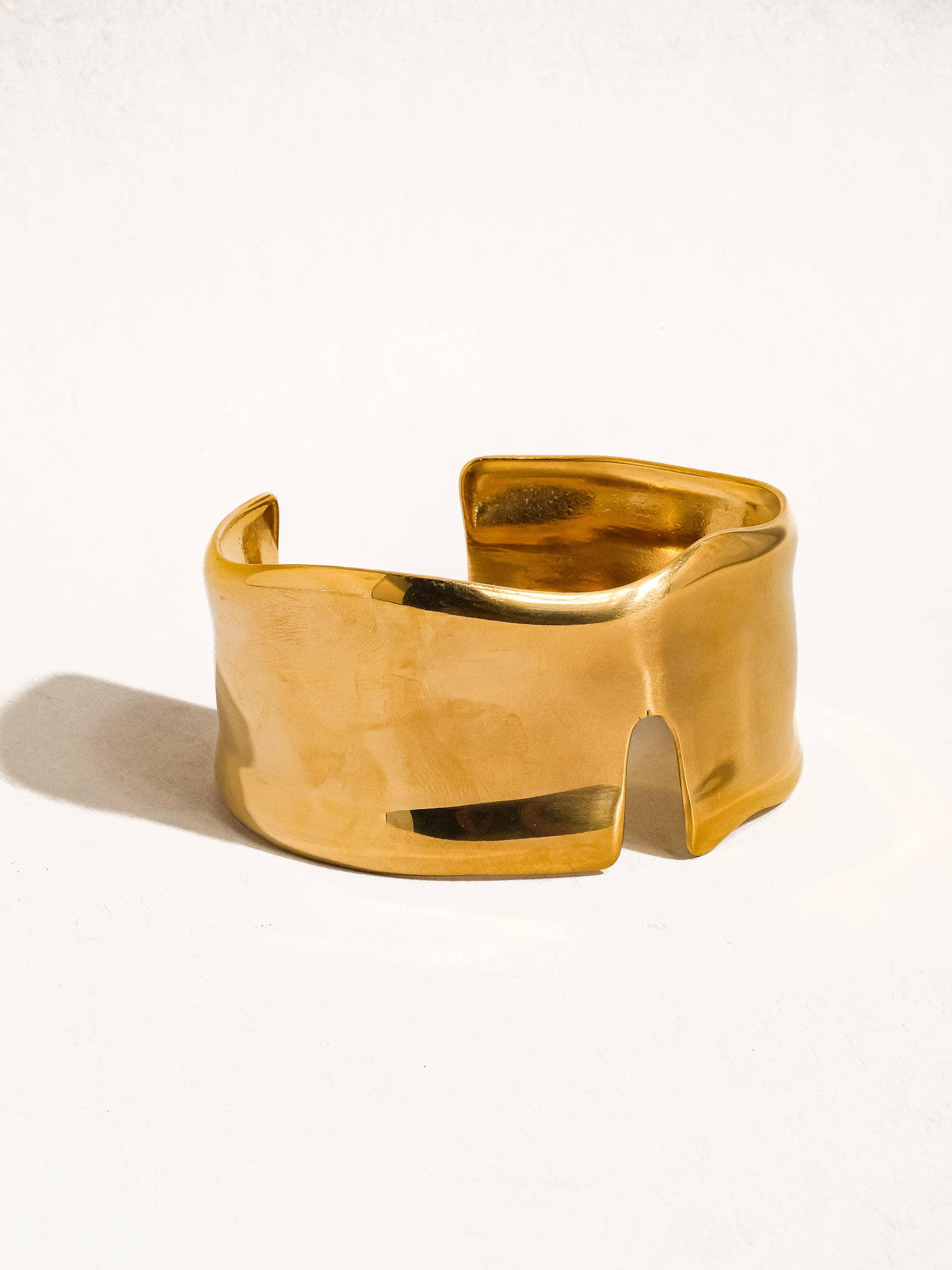 Clyde 18K Gold Non-Tarnish Abstract Bold Bangle for wholesale on Faire