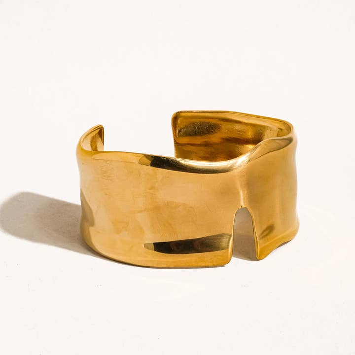 Clyde 18K Gold Non-Tarnish Abstract Bold Bangle for wholesale on Faire