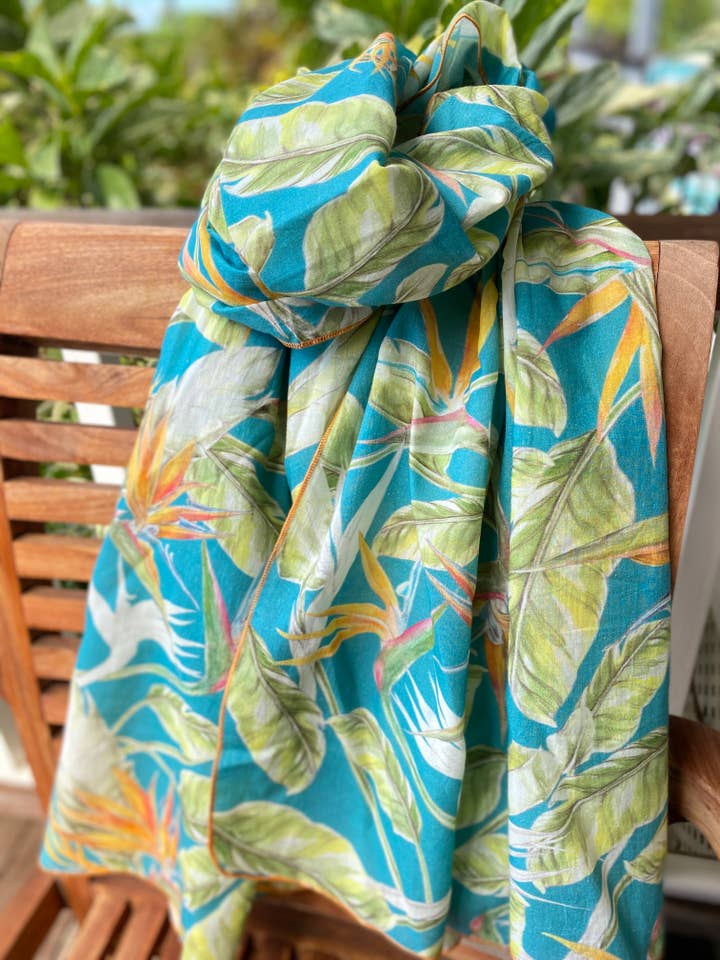 Sarong - Oiseau de paradis pour la vente par Indigo Handloom