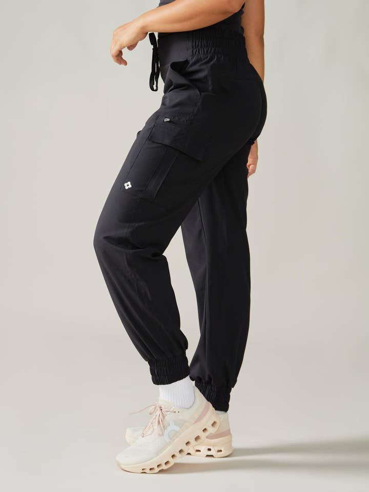 Cap Trinité Cargo Pant - Total Eclipse for wholesale by Rose Boreal