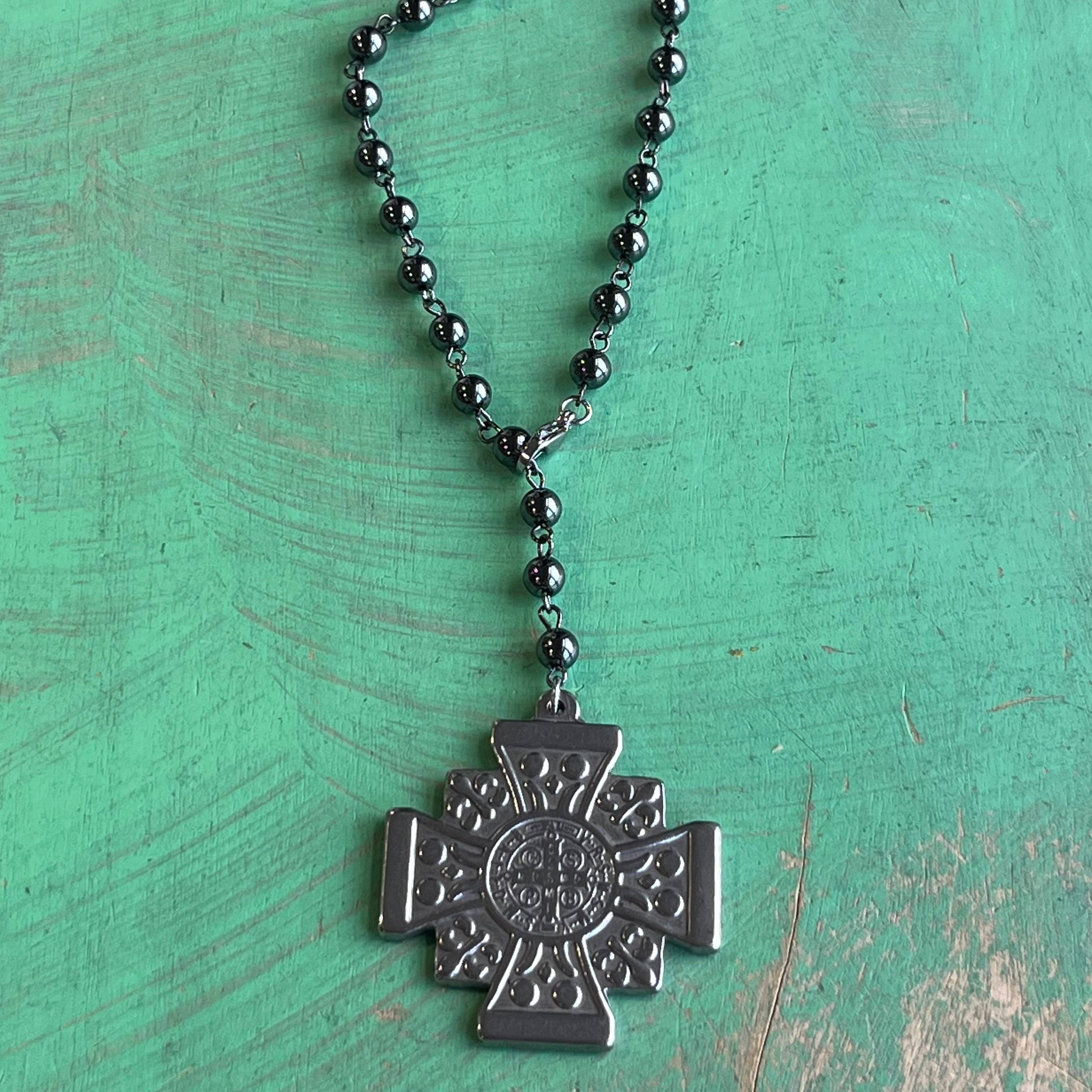 Love and Honor Jesus LLC – Großhandel Rückspiegeldeko – Unisex – St. Benediktus-Platz-Kreuz-Autosegen1