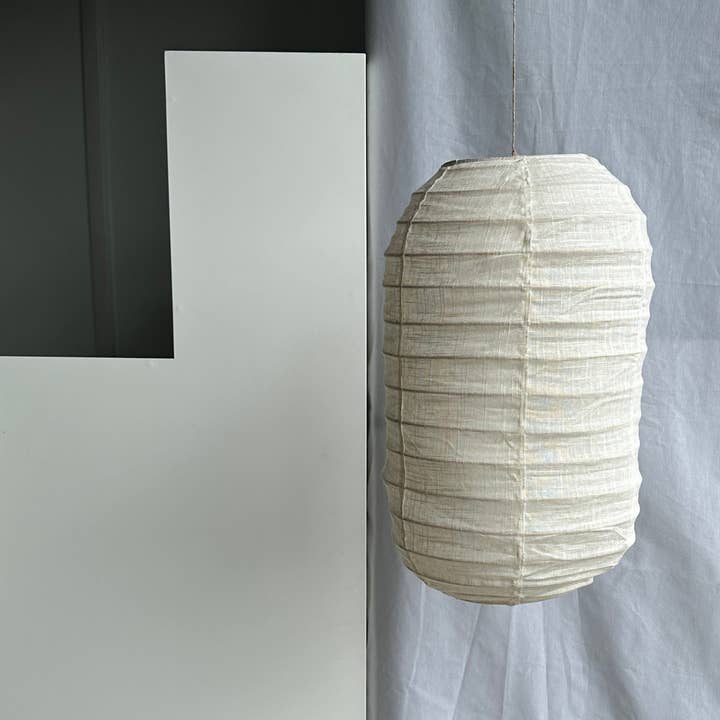 Office Objets - Wholesale Chandelier/hanging light - Small Japanese-style lantern-shaped pendant light in rattan and natural linen H50 D3040