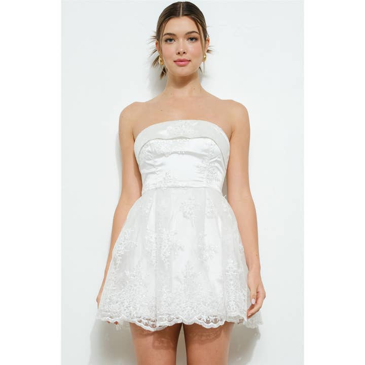 INA - Vente Robe – femme - Robe Mini en Dentelle Florale Brodée Sans Bretelles