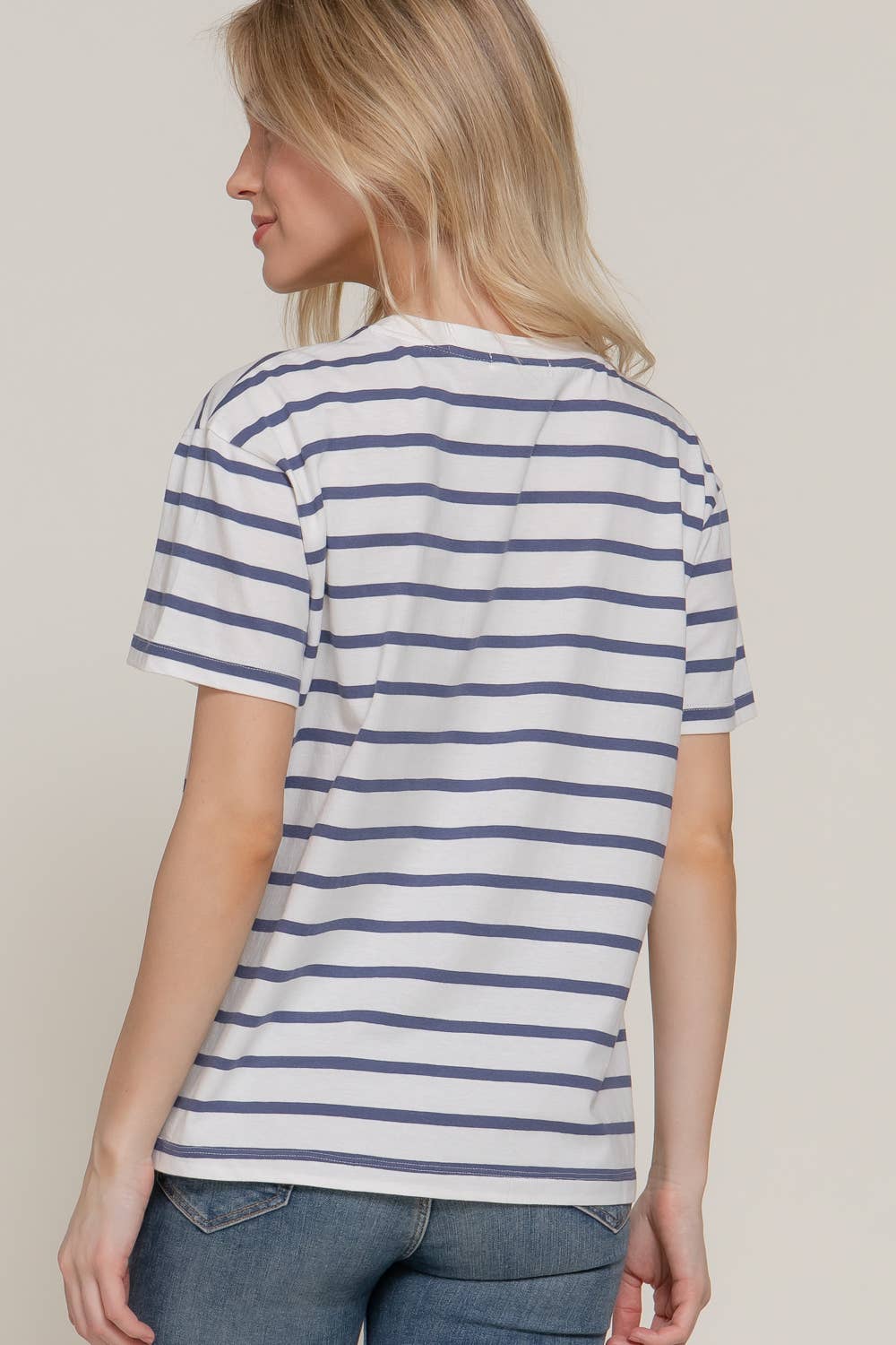 Active Basic | Active USA - Wholesale Gebreide top - Dames - Oversized T-shirt met korte mouwen en ronde hals in Y/D-strepen10