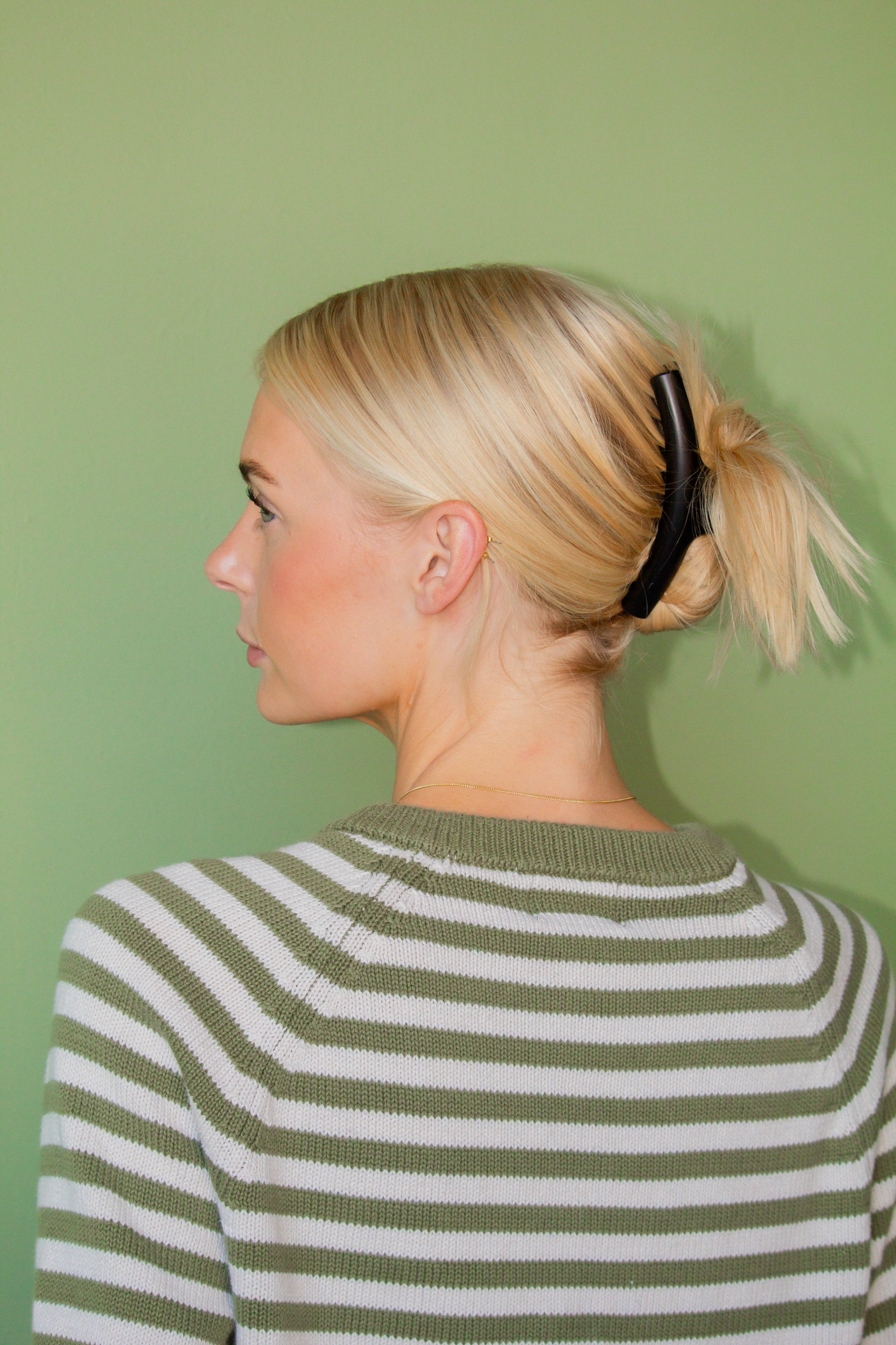 Shop Andi - Wholesale Hair Clip - Women's - Fall Curved Claw Clip3