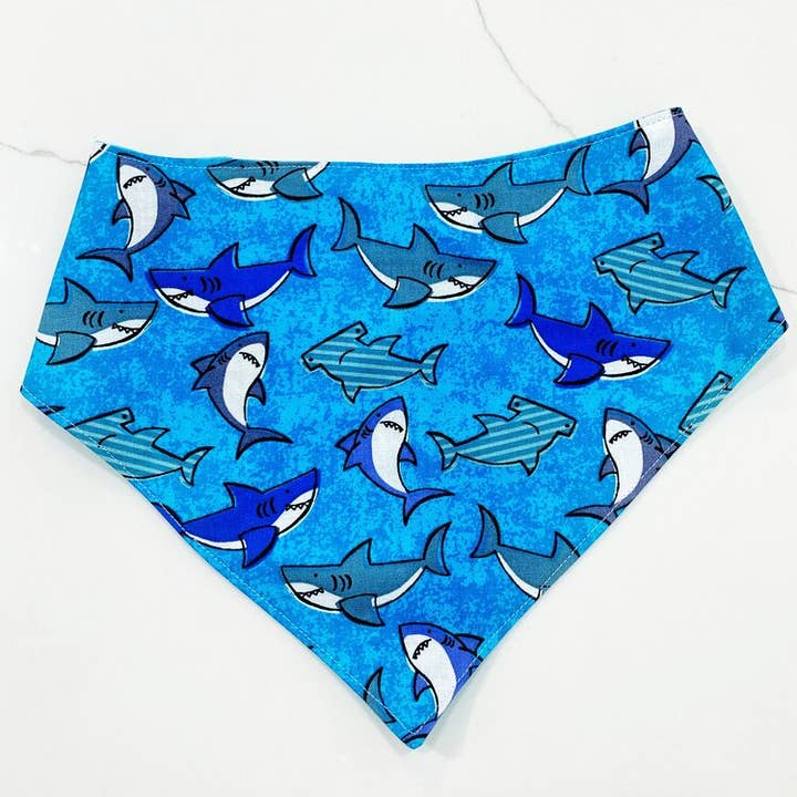 Bandana pour chien Stay Jawsome pour la vente par LunaBlu