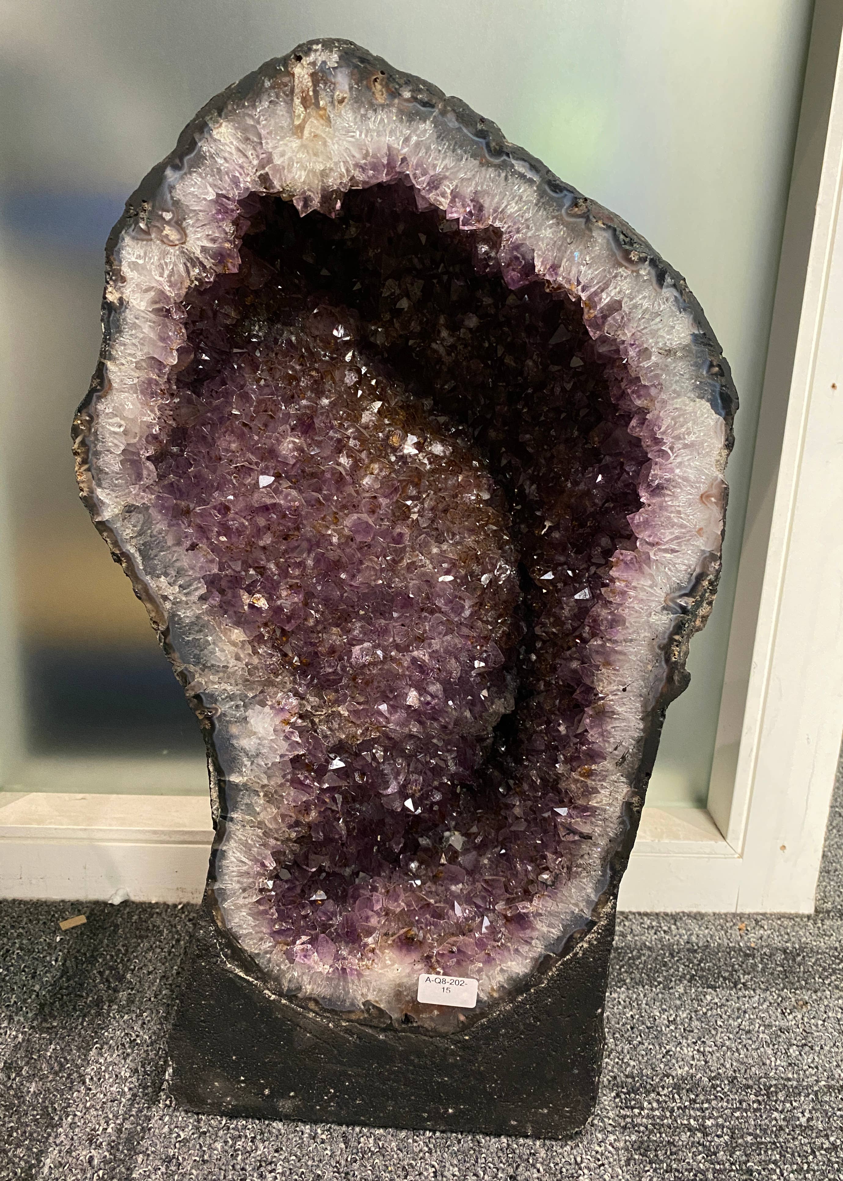 SPIRITUAL SAFE HAVEN Huge Amethyst Geode 20.00 High Quality