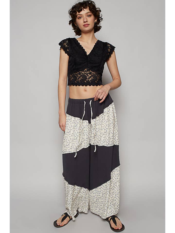 Pol Clothing - Wholesale Pants - Women's - Contrast Floral Double Gauze Woven Print Pants3