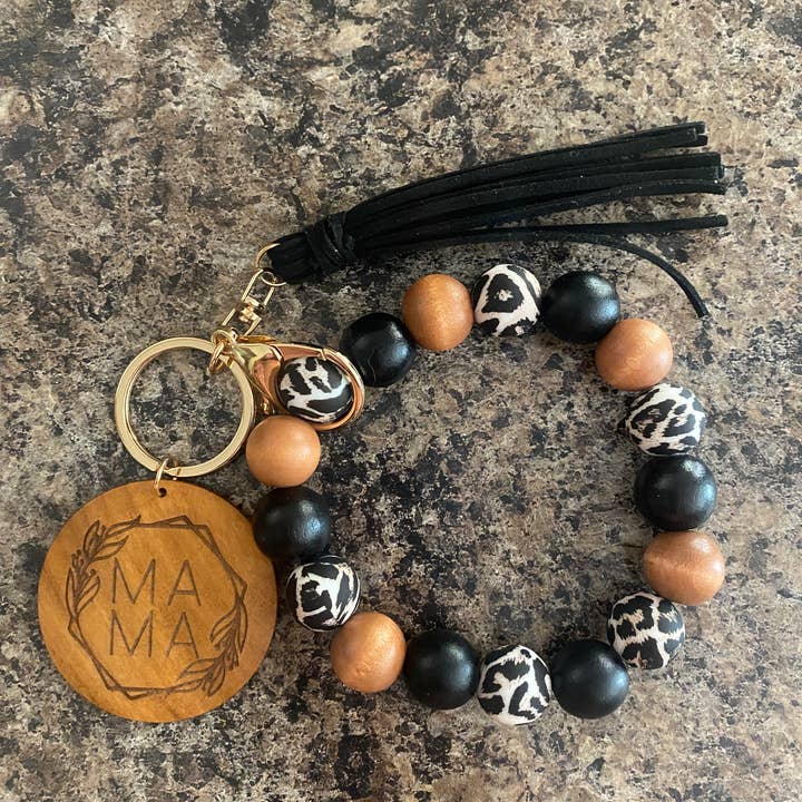 Porte-clés Mama Leopard pour la vente par Southern Sawdust Mercantile