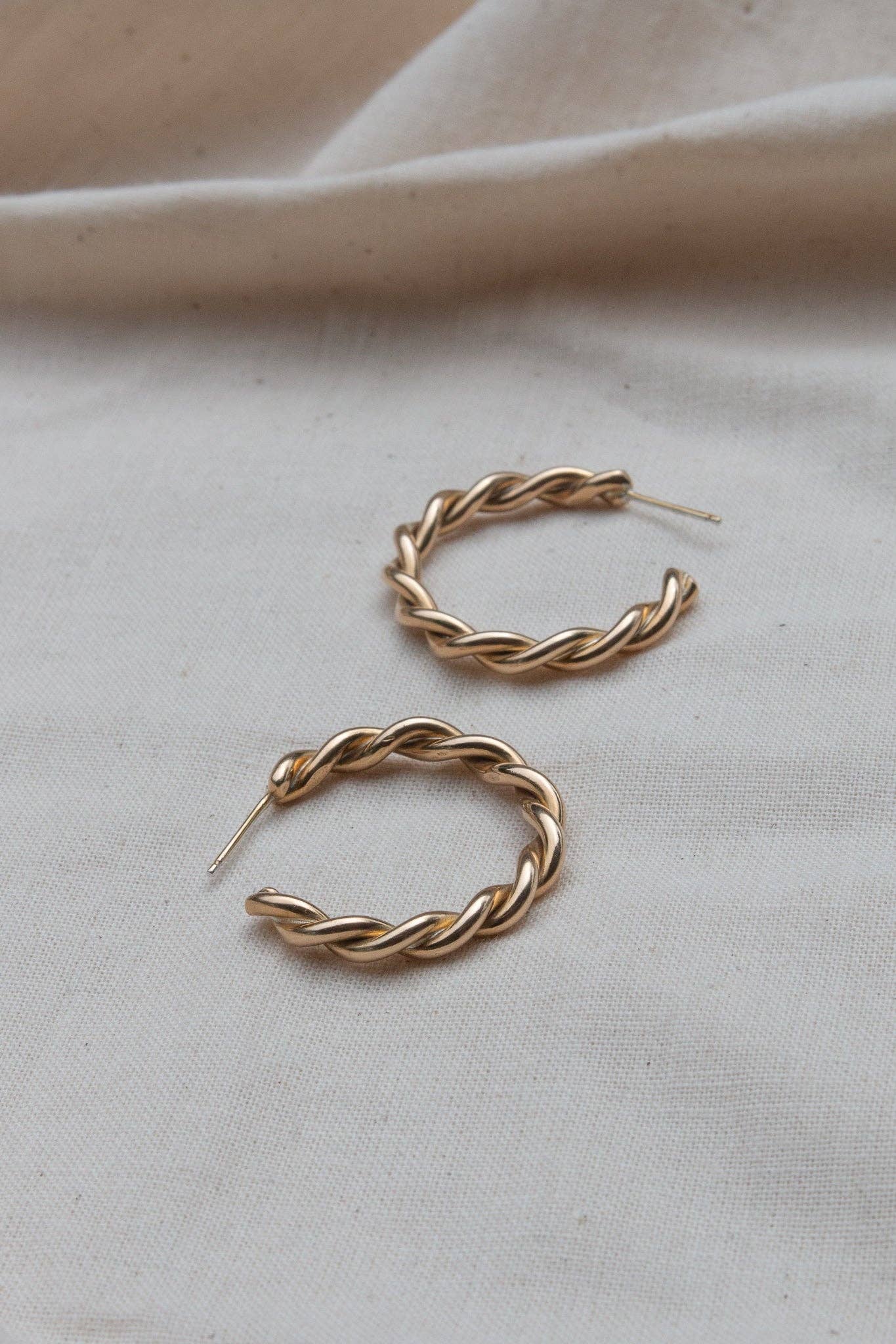 YEWŌ Collective - Vendita all'ingrosso Orecchini a cerchio - Cerchi Zinga (Sm/Lg)10