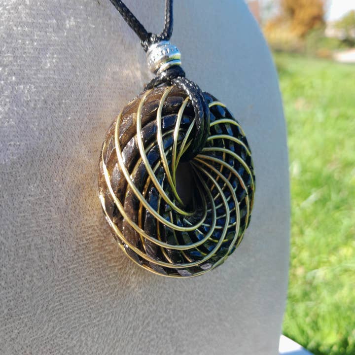Mundo Orgon - Wholesale Meditation Supplies - Rodin Torus Coil with Shungite - 50mm - 14K Gold-Plated Copper5