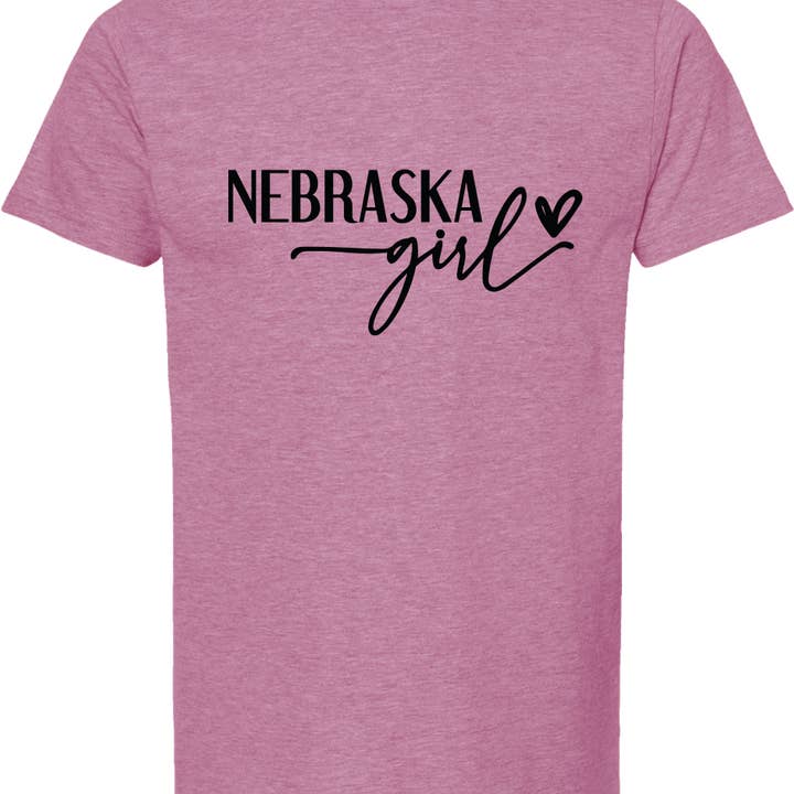 Nebraska meisje grafisch T-shirt | staatstrots T-shirt | 6 kleuren voor wholesale door ellembee gift