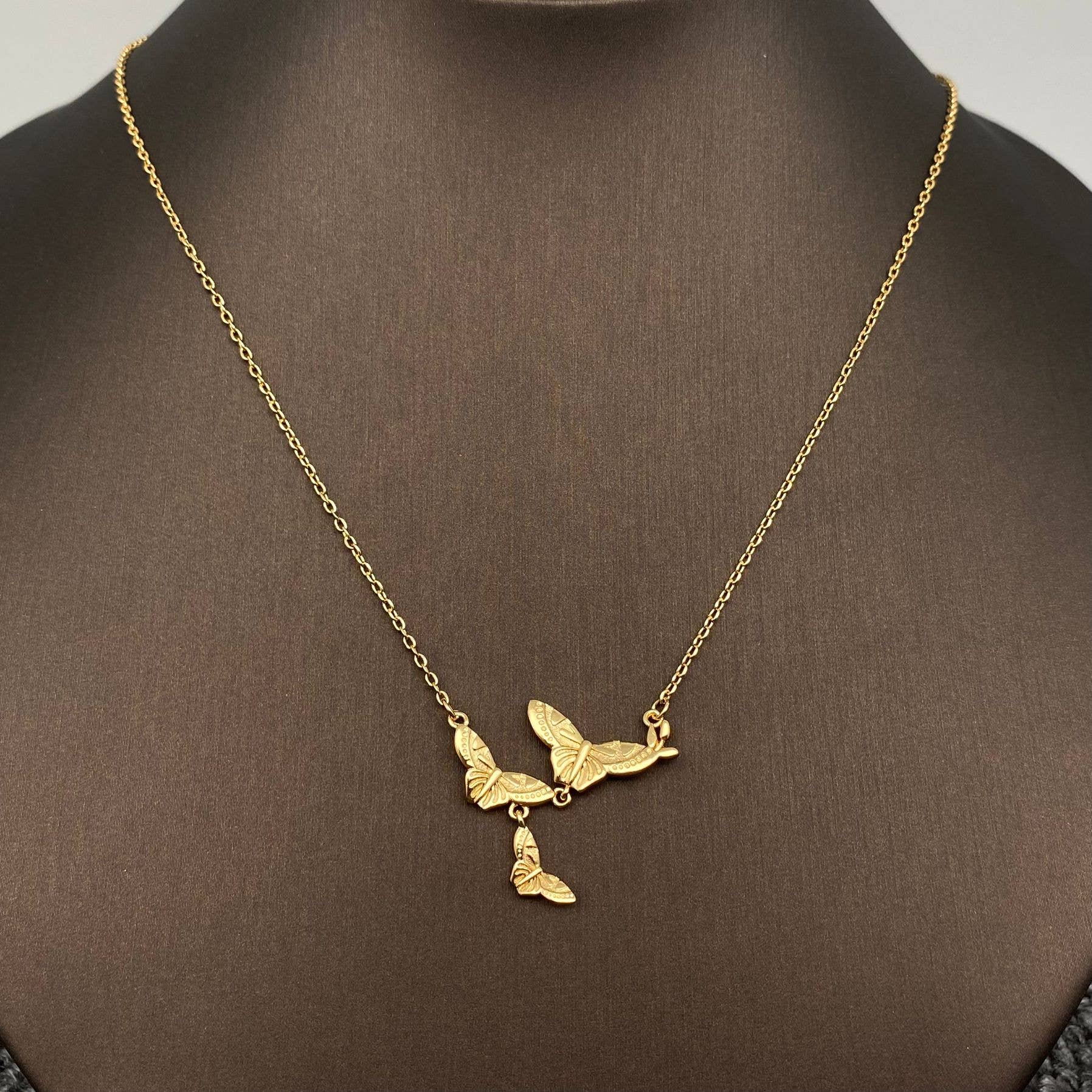 Mio Queena - Wholesale Pendant/Charm Necklace - Butterfly Swarm Charm 18K Gold-plated Necklace1