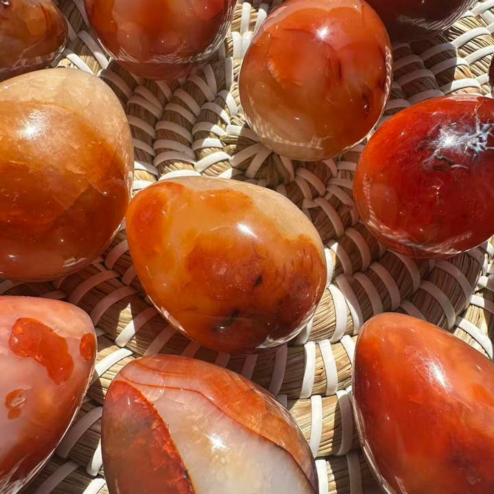 Moon Rituals - Wholesale Spiritual stone/crystal - Natural Carnelian Egg Crystal 50-300g - Healing Stone for Vitality, Creativity & Sacral Chakra Balance, christmas crystal gift1