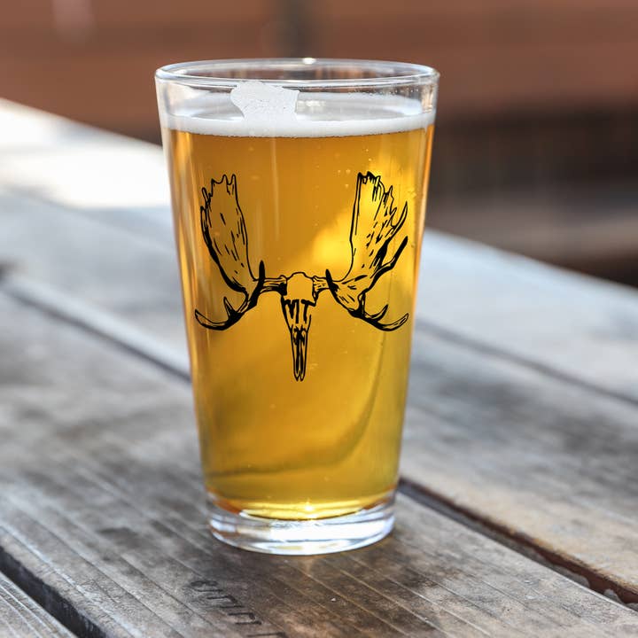 MT MOOSE PINT GLASS for wholesale by Back Road Designs