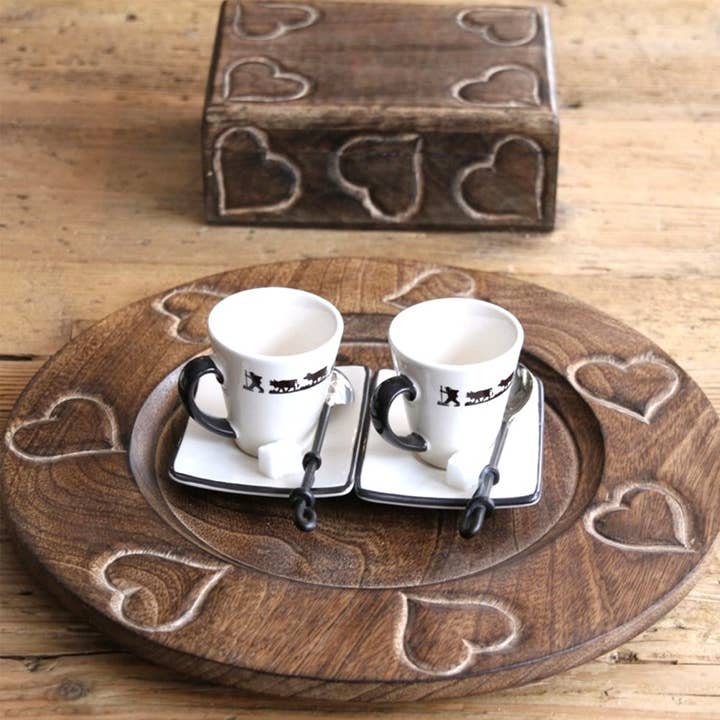 Udskåret hjertefad i mangotræ for engroshandel hos LES SCULPTEURS DU LAC