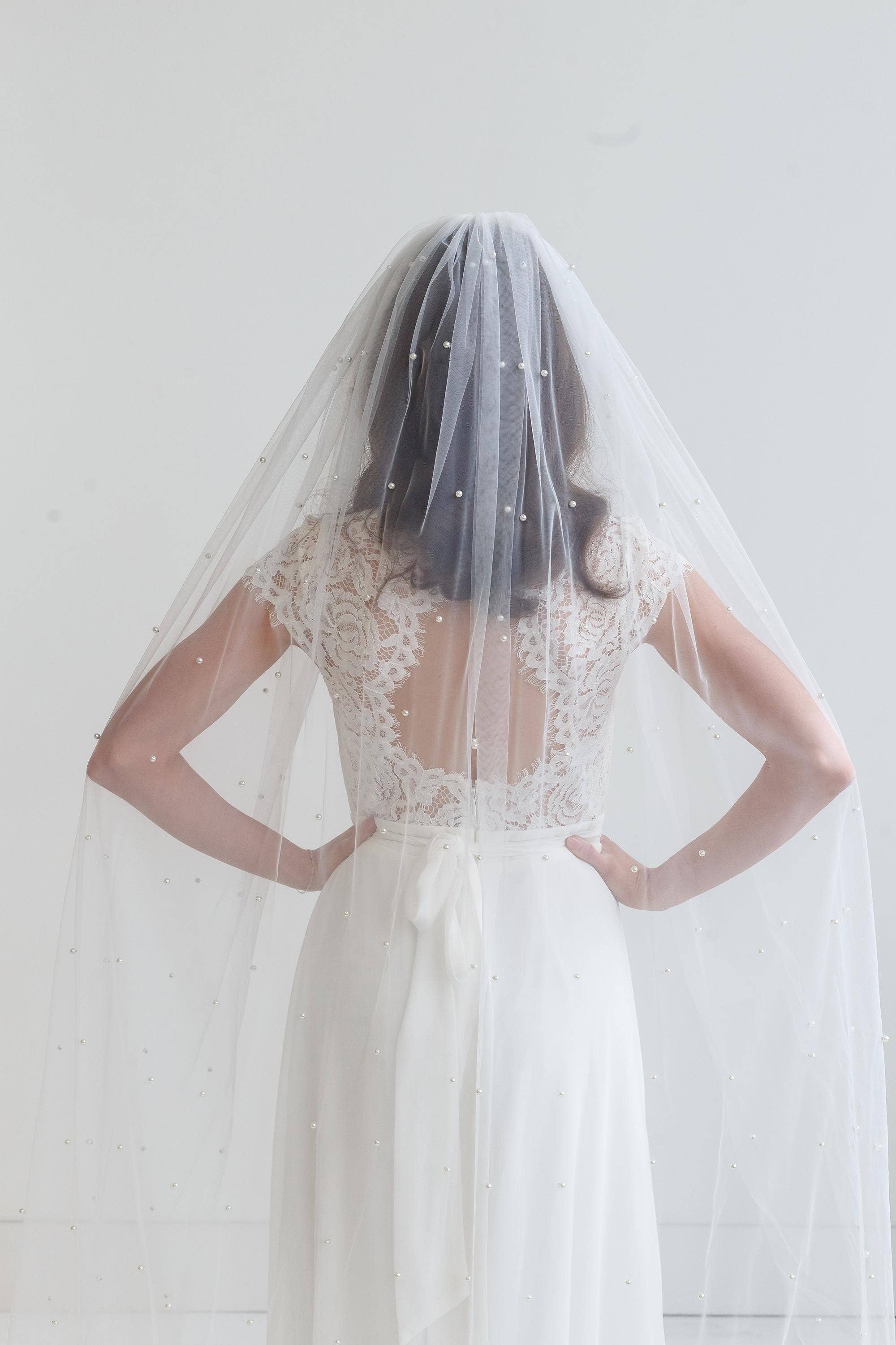 allureweddingjewelry – wholesale Veil – Women’s – Scattered Pearl Veil2