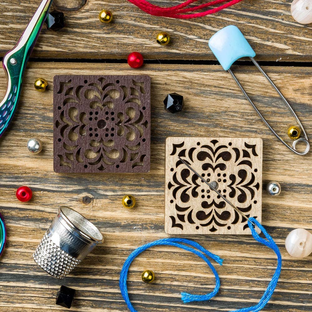 HobbyJobby – wholesale Embroidery/cross-stitch supplies – Magnetic Needle Holder - Wooden Needle Minder #190