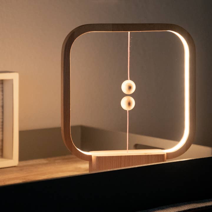 Allocacoc DesignNest - Wholesale Accent/Desk Lamp - Heng Balance Lamp LIGHT WOOD 3 Shapes FCS certified wood6