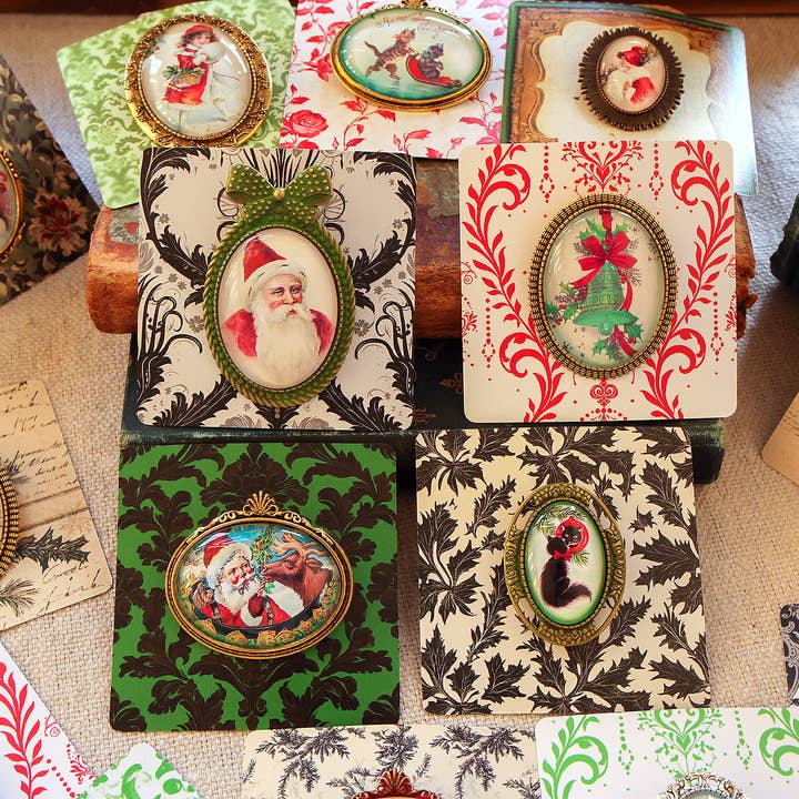 Asunder Bazaar - Wholesale Brooch - 20pc Vintage Christmas Brooches on Cards 12