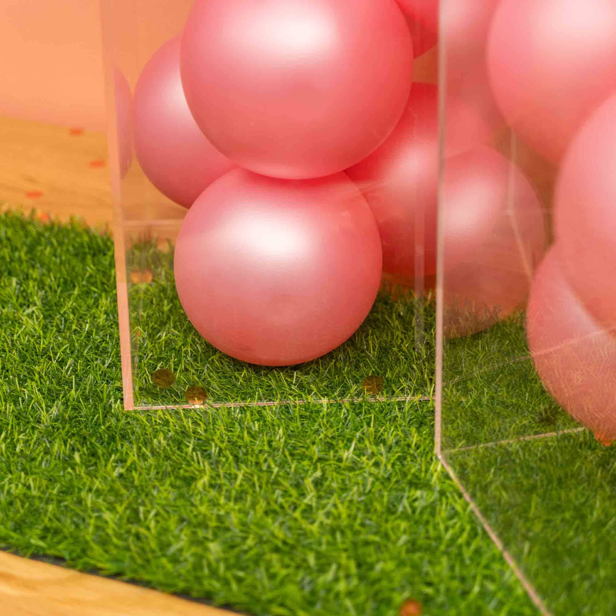 Portofino International Trading, USA - Wholesale Decorative Tabletop Object - Square Acrylic Pedestal Stands 3pc Set2